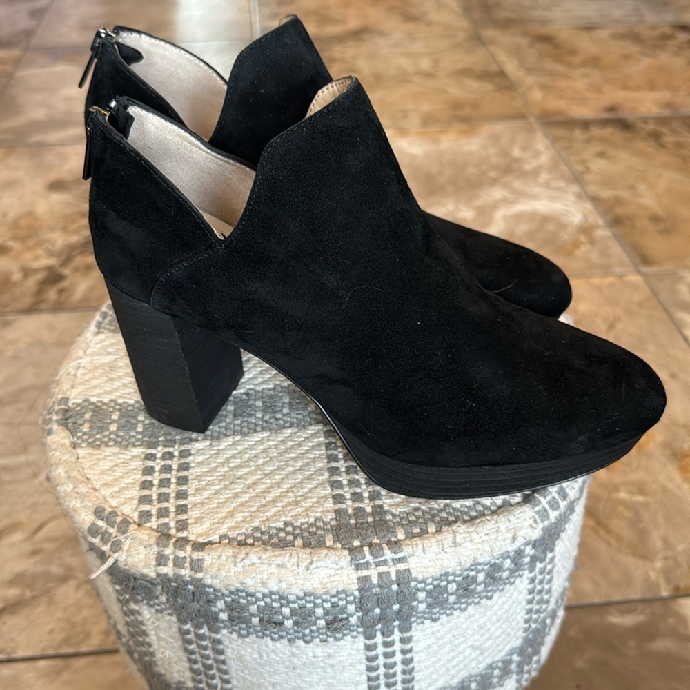 Pelle Moda Lesia women’s heeled boots size 7.5